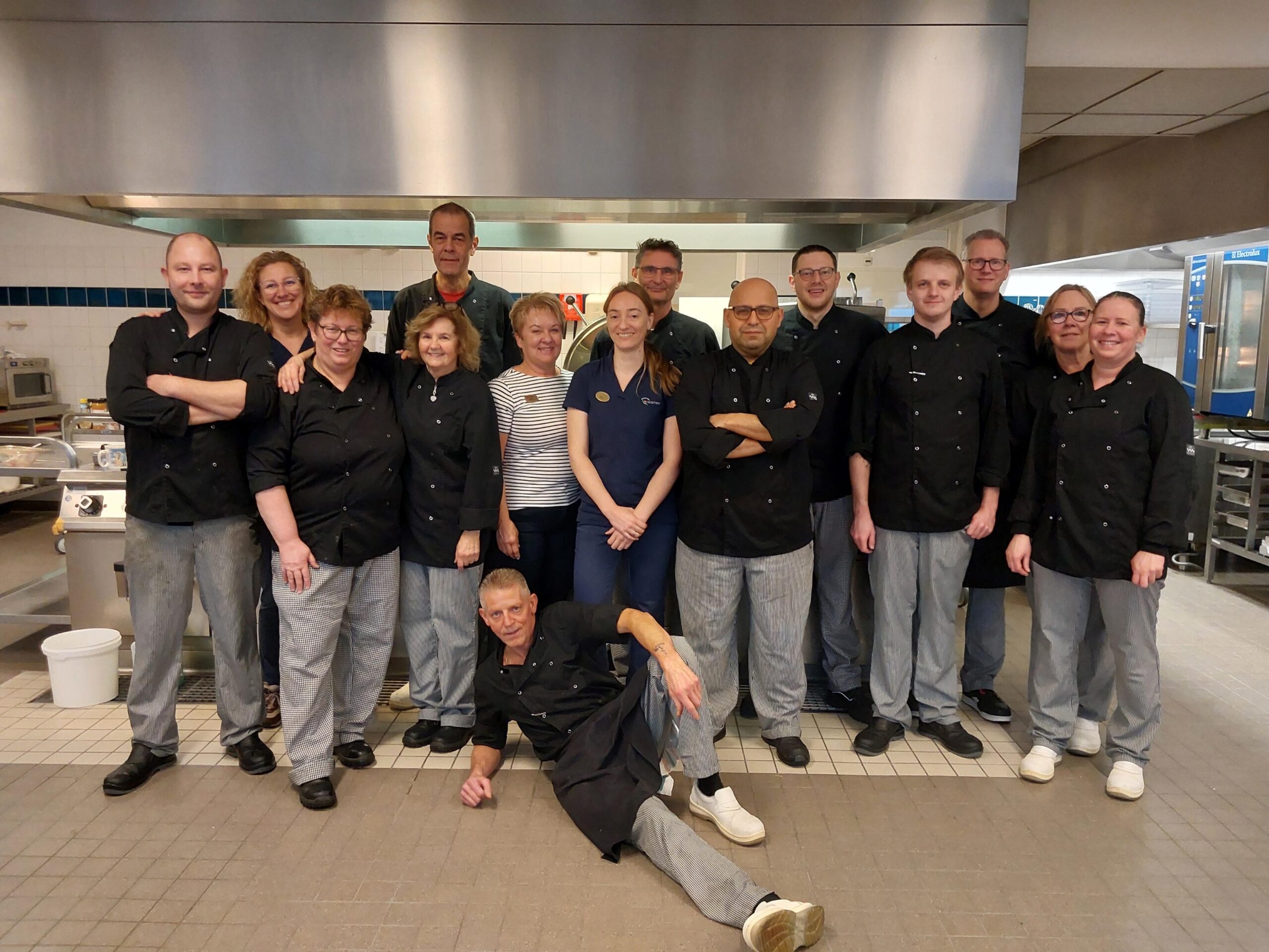 pro-1zPwct11 keukenteam tafeltje dek je